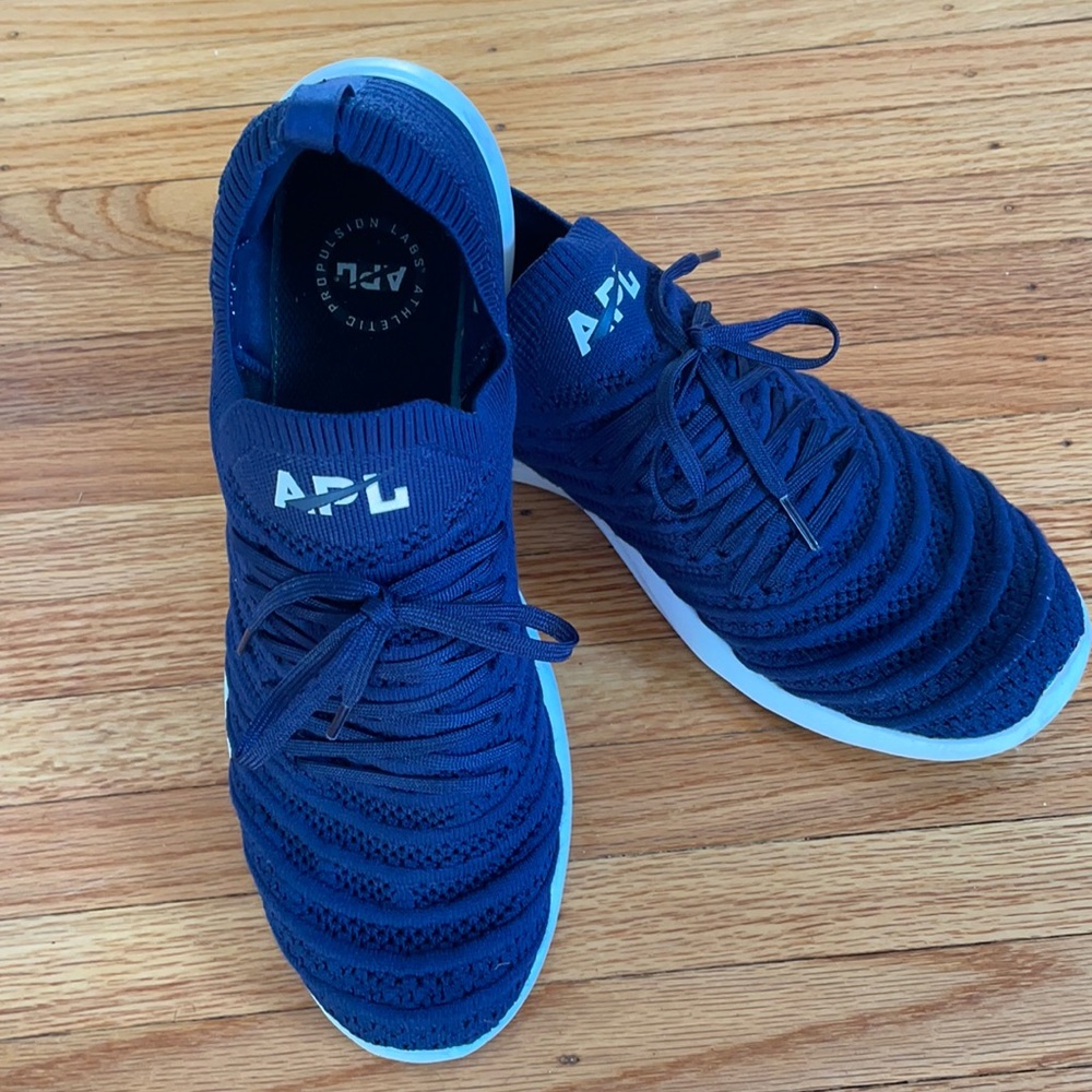 Like new APL techloom Wave